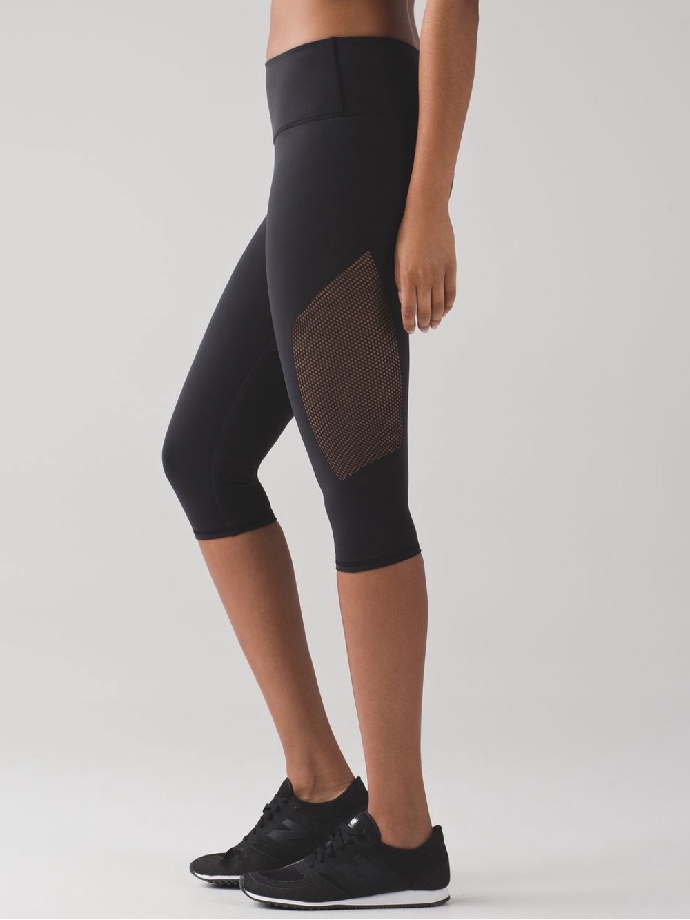 Lululemon Reveal Crop (15") Mesh panel Naked Sensation Size 6 W6HGPS NWOT
